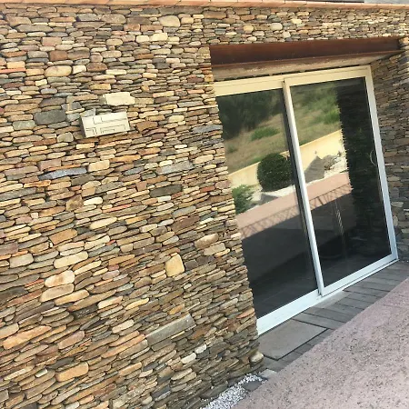 Logement 60 M² Vila *